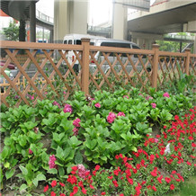 私家花園木塑圍欄.jpg